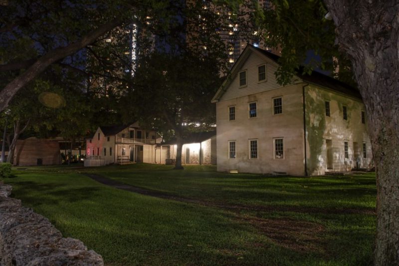 Guided Ghost Tour of Honolulu