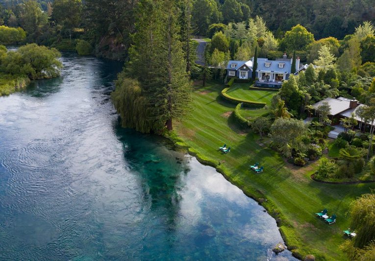 Lakeside Retreats in Taupo