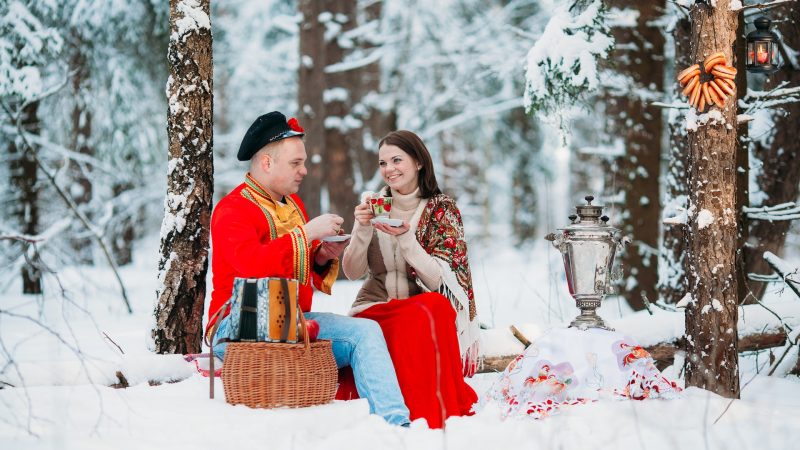 Winter Picnics and Gatherings - Outdoor Winter Activities for Adults
